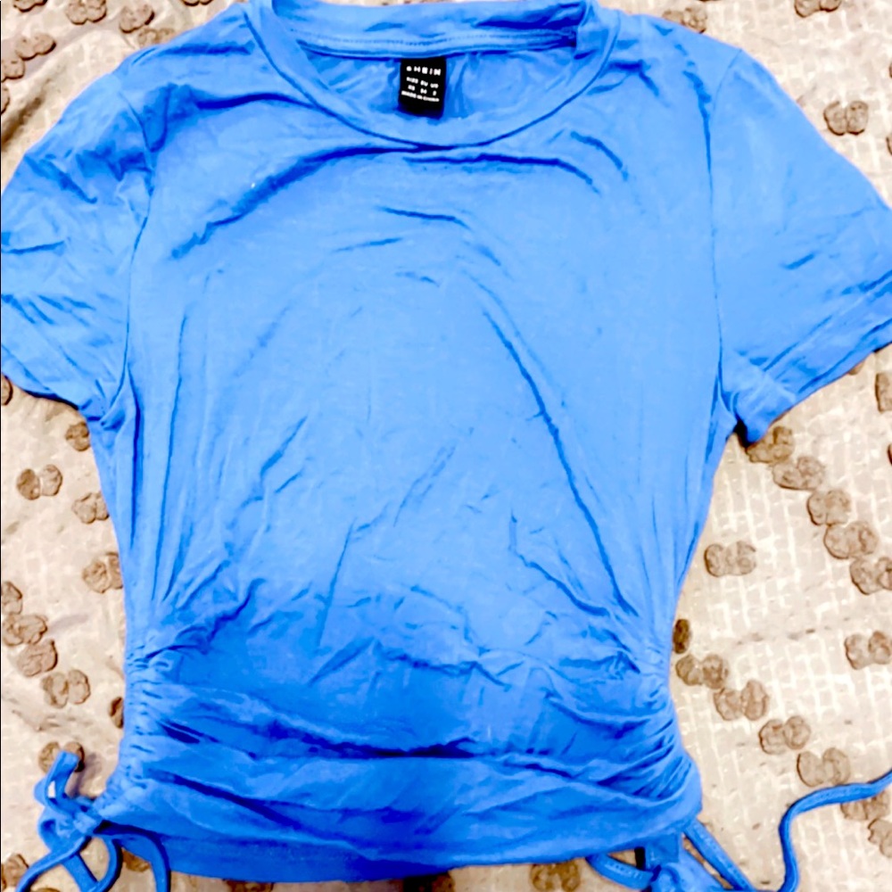 Cute blue top